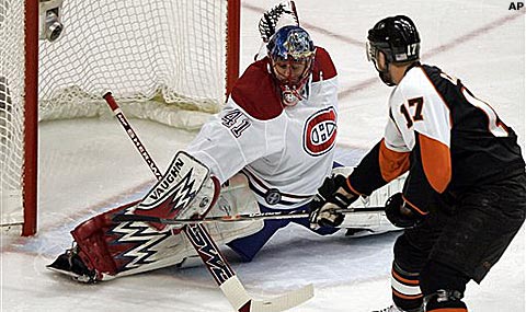 jaroslav_halak-vs-flyers1.jpg
